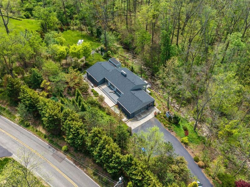 8425 Kugler Mill Road, Indian Hill, OH 45243 Photo 5