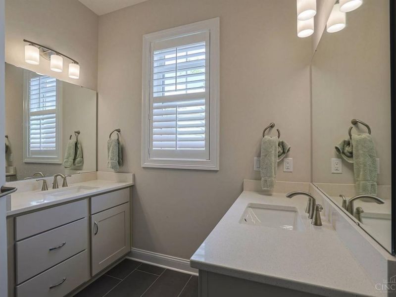 230 Vintage Club Drive, Unit 103, Montgomery, OH 45249 Photo 17