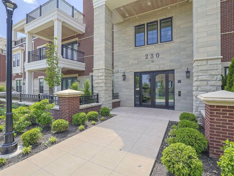 230 Vintage Club Drive, Unit 103, Montgomery, OH 45249 Photo 2