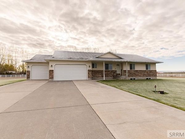 6138 N 12th E, IDAHO FALLS, ID 83401
