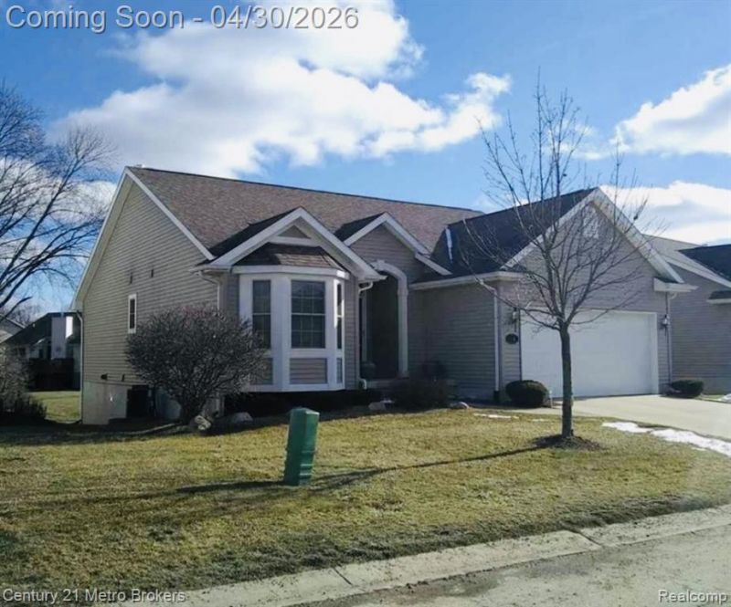 4467 Cross Creek Boulevard, Burton, MI 48509 Main Photo