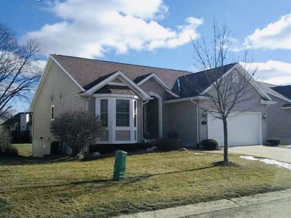 4467 Cross Creek Boulevard, Burton, MI 48509