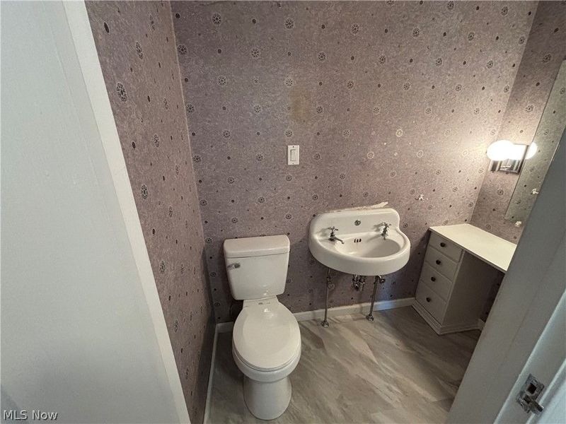 365 Genesee Avenue NE, Warren, OH 44483 Photo 17
