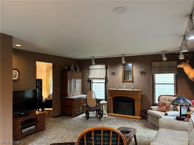 365 Genesee Avenue NE, Warren, OH 44483 Photo 8