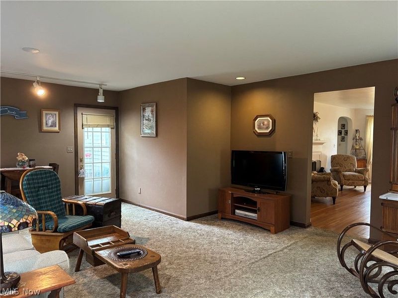 365 Genesee Avenue NE, Warren, OH 44483 Photo 9