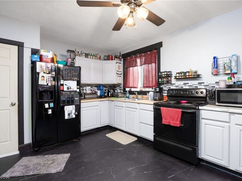 209 Gulf Road, Elyria, OH 44035 Photo 18