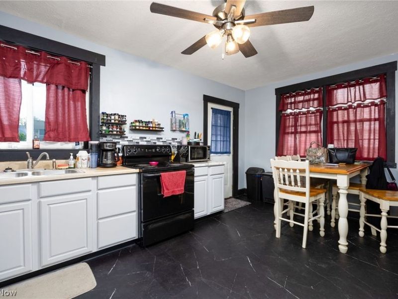 209 Gulf Road, Elyria, OH 44035 Photo 19