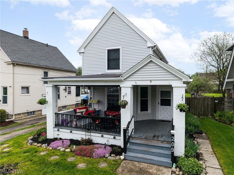 209 Gulf Road, Elyria, OH 44035 Photo 2