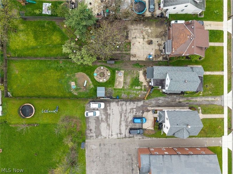 209 Gulf Road, Elyria, OH 44035 Photo 9