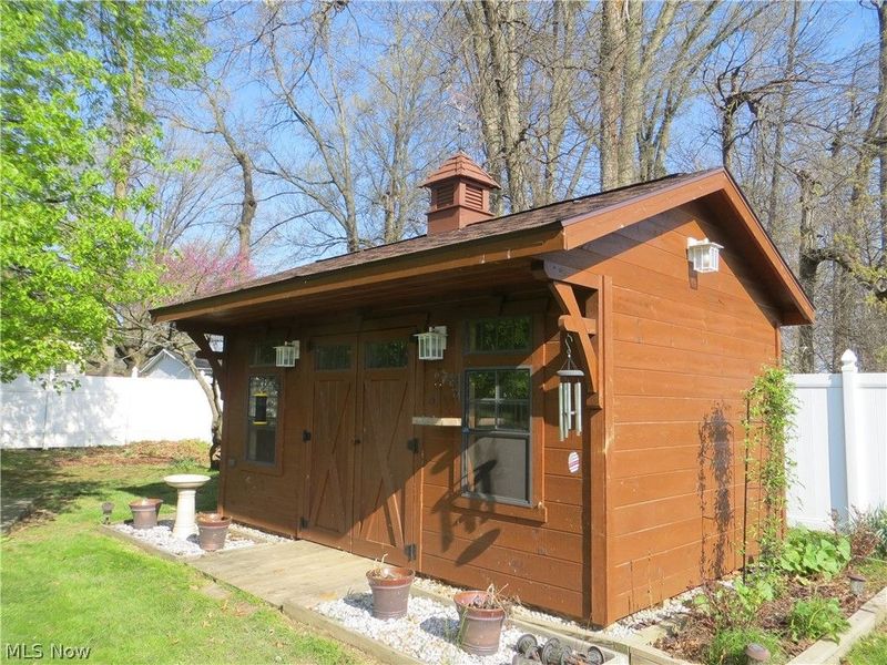 6204 Meadview Drive, Seven Hills, OH 44131 Photo 10