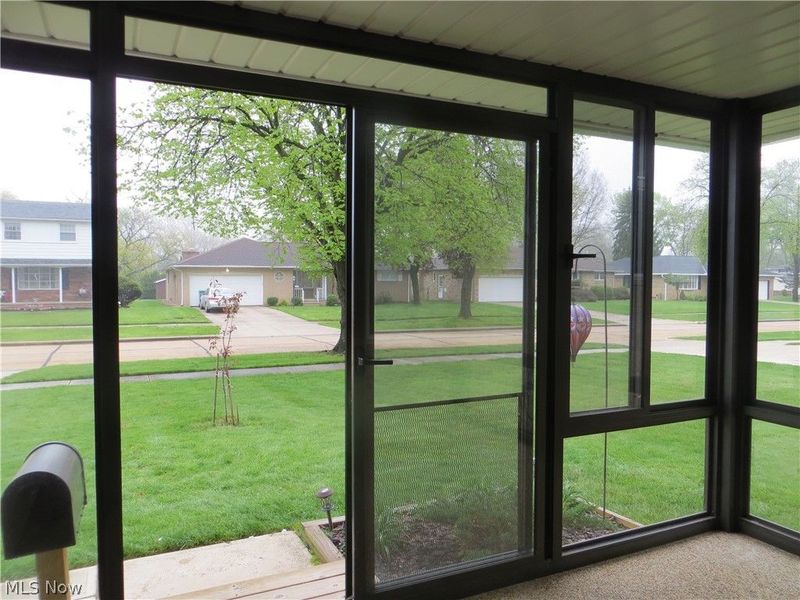 6204 Meadview Drive, Seven Hills, OH 44131 Photo 12