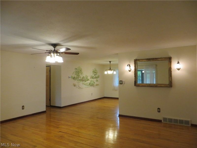 6204 Meadview Drive, Seven Hills, OH 44131 Photo 13