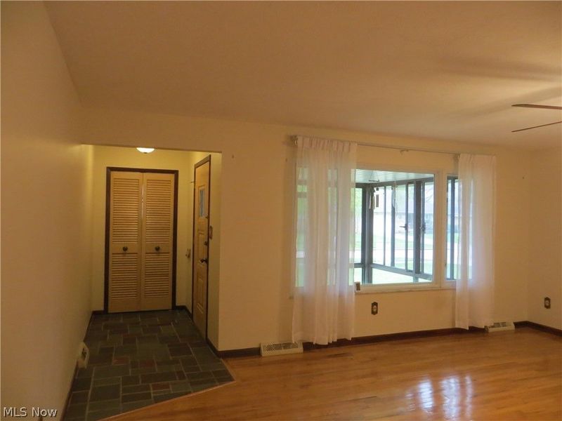 6204 Meadview Drive, Seven Hills, OH 44131 Photo 14