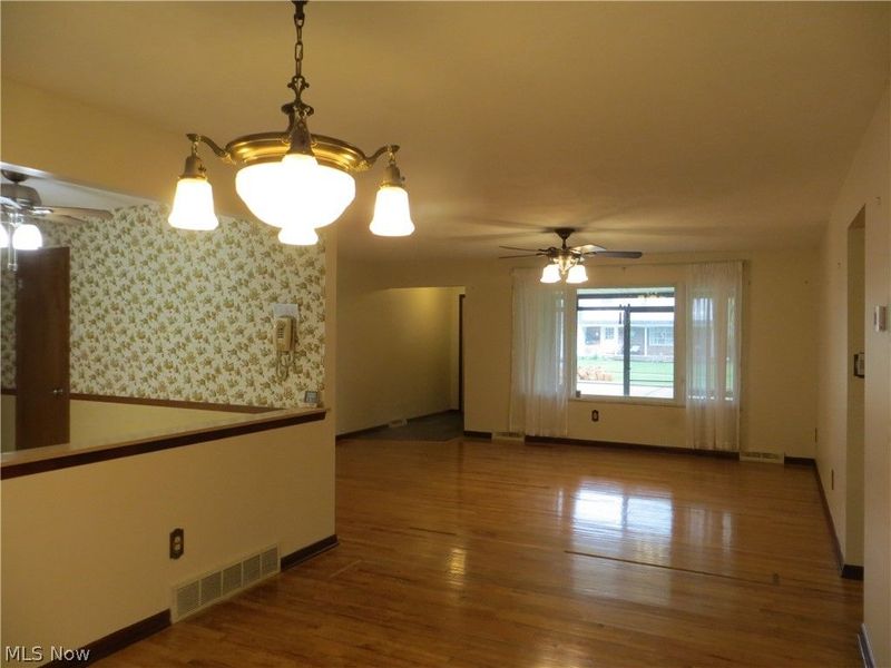 6204 Meadview Drive, Seven Hills, OH 44131 Photo 15