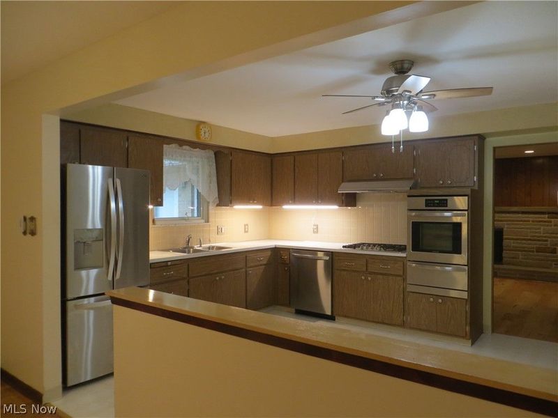 6204 Meadview Drive, Seven Hills, OH 44131 Photo 18