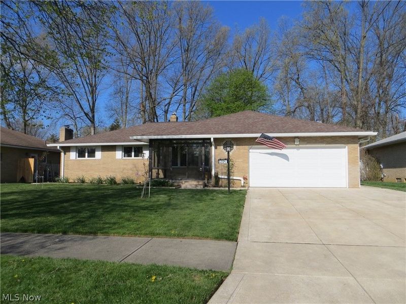 6204 Meadview Drive, Seven Hills, OH 44131 Photo 2