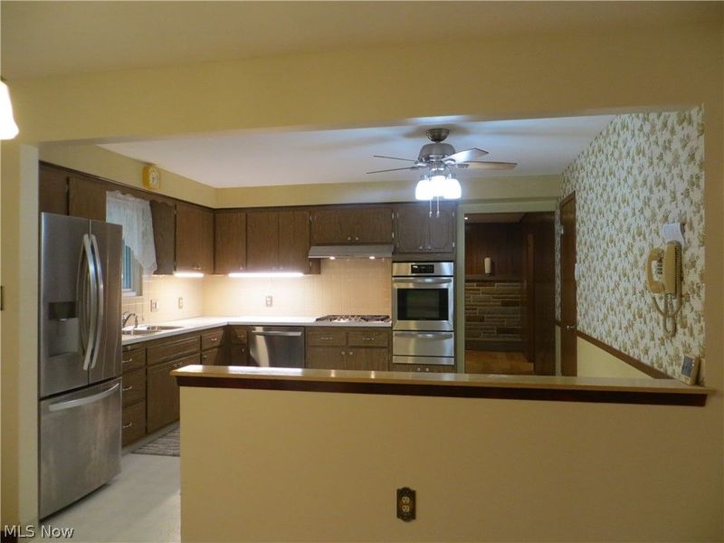 6204 Meadview Drive, Seven Hills, OH 44131 Photo 21