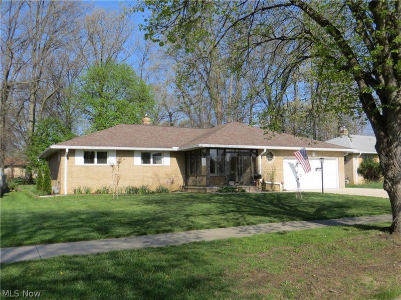 6204 Meadview Drive, Seven Hills, OH 44131 Photo 4