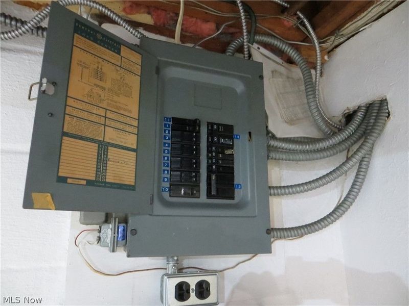 6204 Meadview Drive, Seven Hills, OH 44131 Photo 47