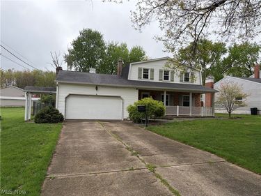 6137 Acatello Place, Poland, OH 44514