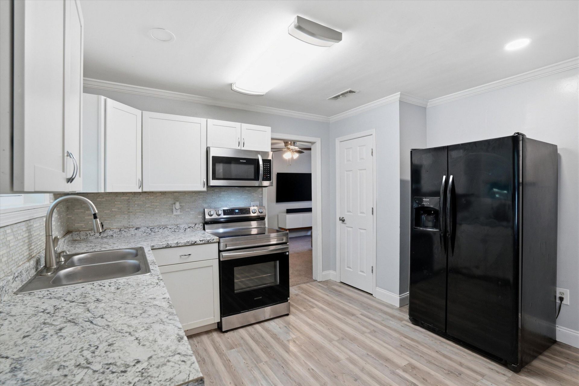 118 Froman Drive Photo 9