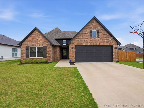 5917 E 126th Place S, Tulsa, OK 74008