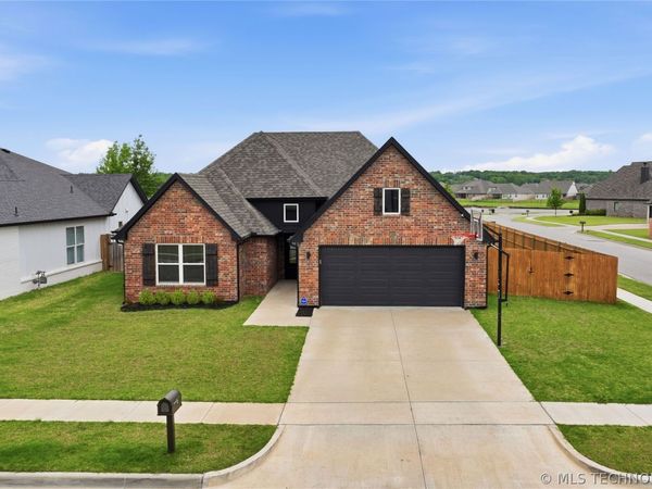 5917 E 126th Place S, Bixby, OK 74008