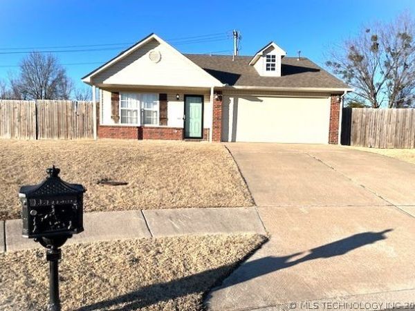 1105 SE 22nd Street, Pryor, OK 74361