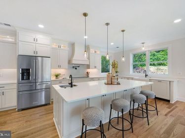 132 N EARLEY, ALEXANDRIA, VA 22304