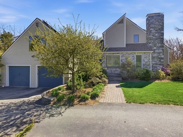 641 Salem End Road, Framingham, MA 01701