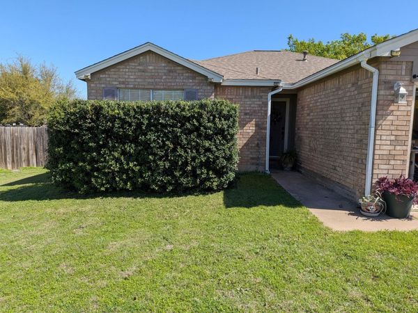 1800 Twisted Oak DR, Leander, TX 78641