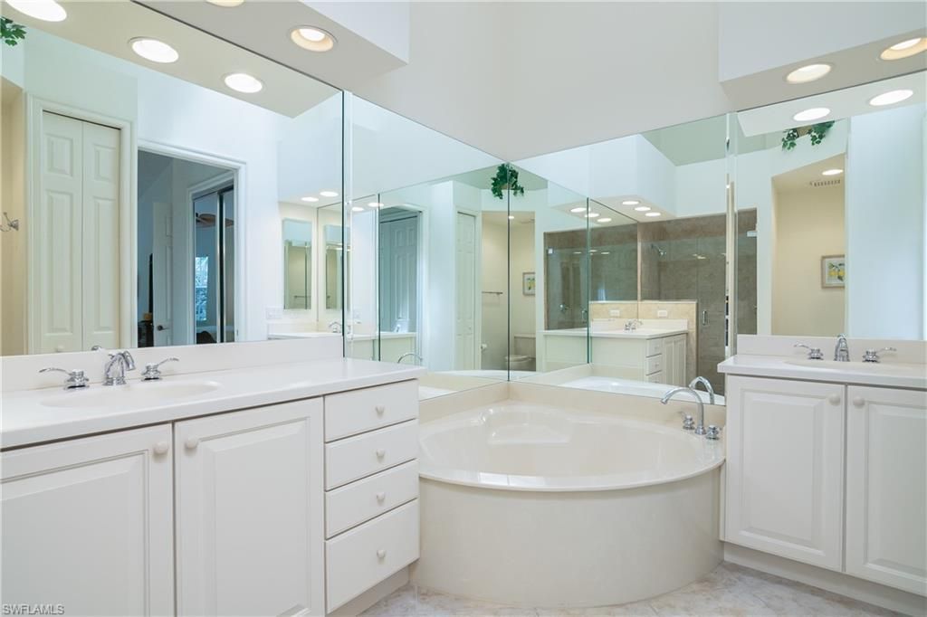 7845 Hawthorne Dr, Unit 903, Naples, FL 34113 Photo