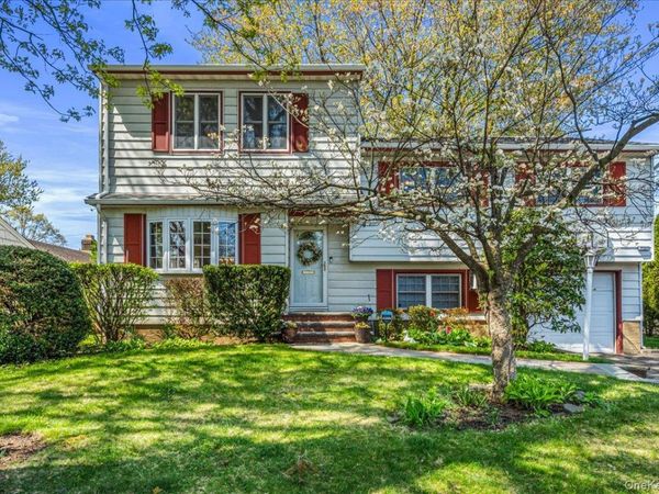 80 Russell Road , Garden City, NY 11530