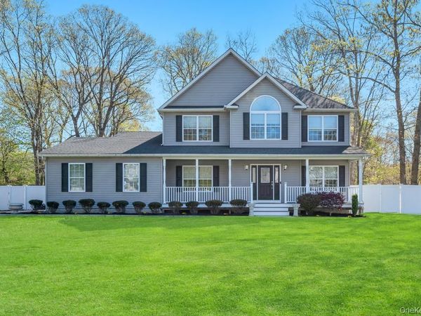 27 Grant Street , Port Jefferson Station, NY 11776