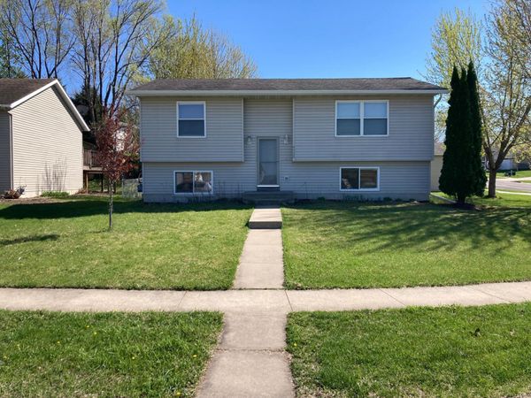 4932 NW 10th Street NW, Rochester, MN 55901