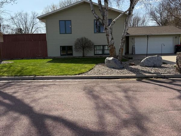 604 S Dekalb Street, Redwood Falls, MN 56283