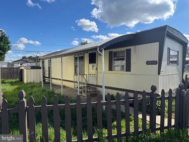 2830 SCENIC DRIVE , LANCASTER, PA 17603