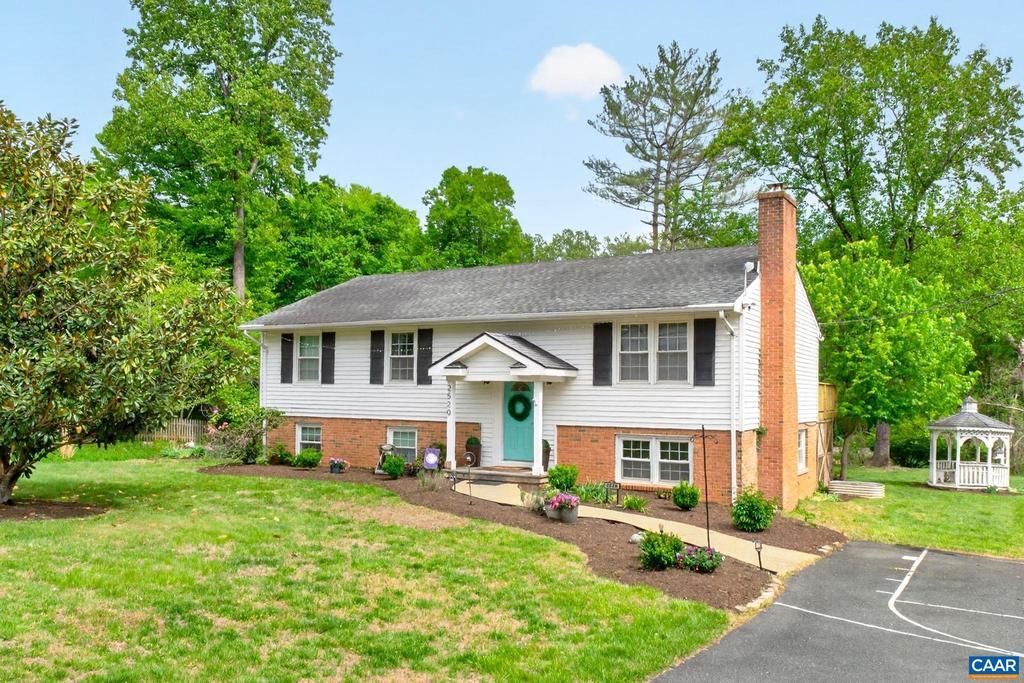 2520 Huntington Rd, Charlottesville, VA 22901 Main Photo