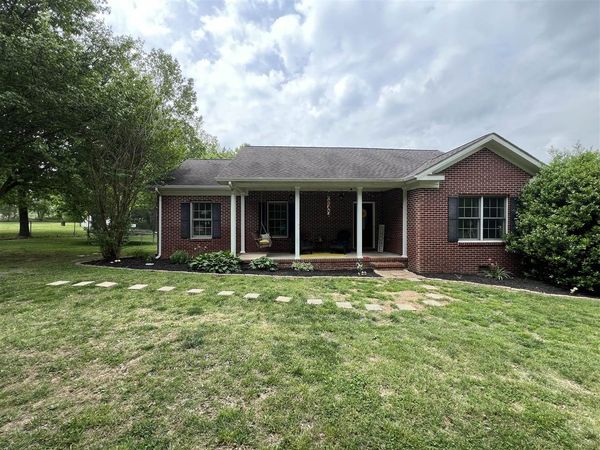 2611 Mt Union Road , Scottsville, KY 42164