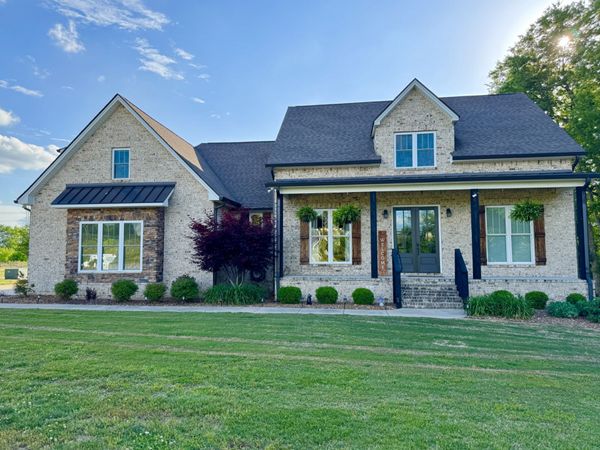 923 Dobbins Pike, Gallatin, TN 37066