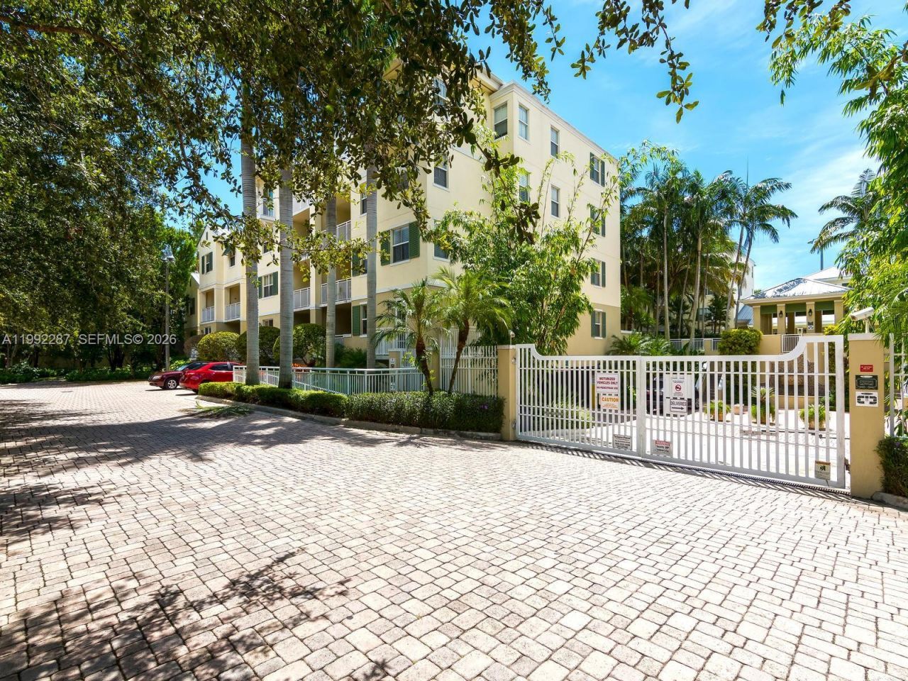 7542 SW 102nd St, Unit 209, Pinecrest, FL 33156 Photo