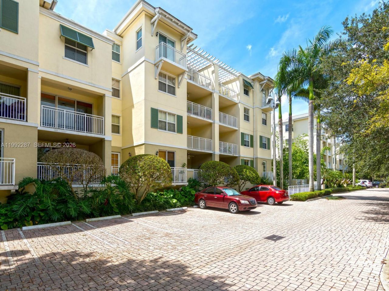7542 SW 102nd St, Unit 209, Pinecrest, FL 33156 Photo