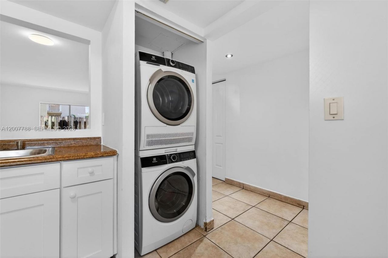 240 NW 107th Ave, Unit 104, Miami, FL 33172 Photo