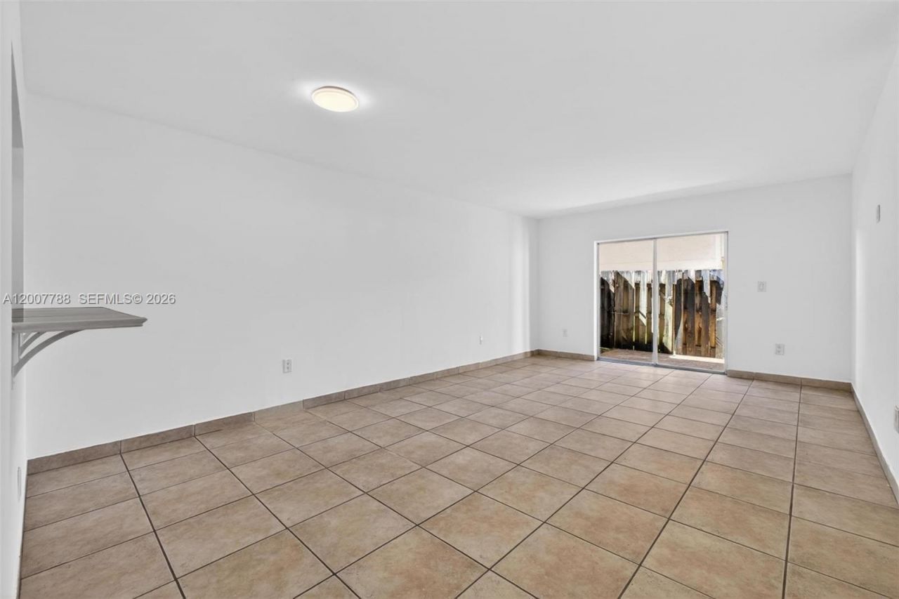 240 NW 107th Ave, Unit 104, Miami, FL 33172 Photo