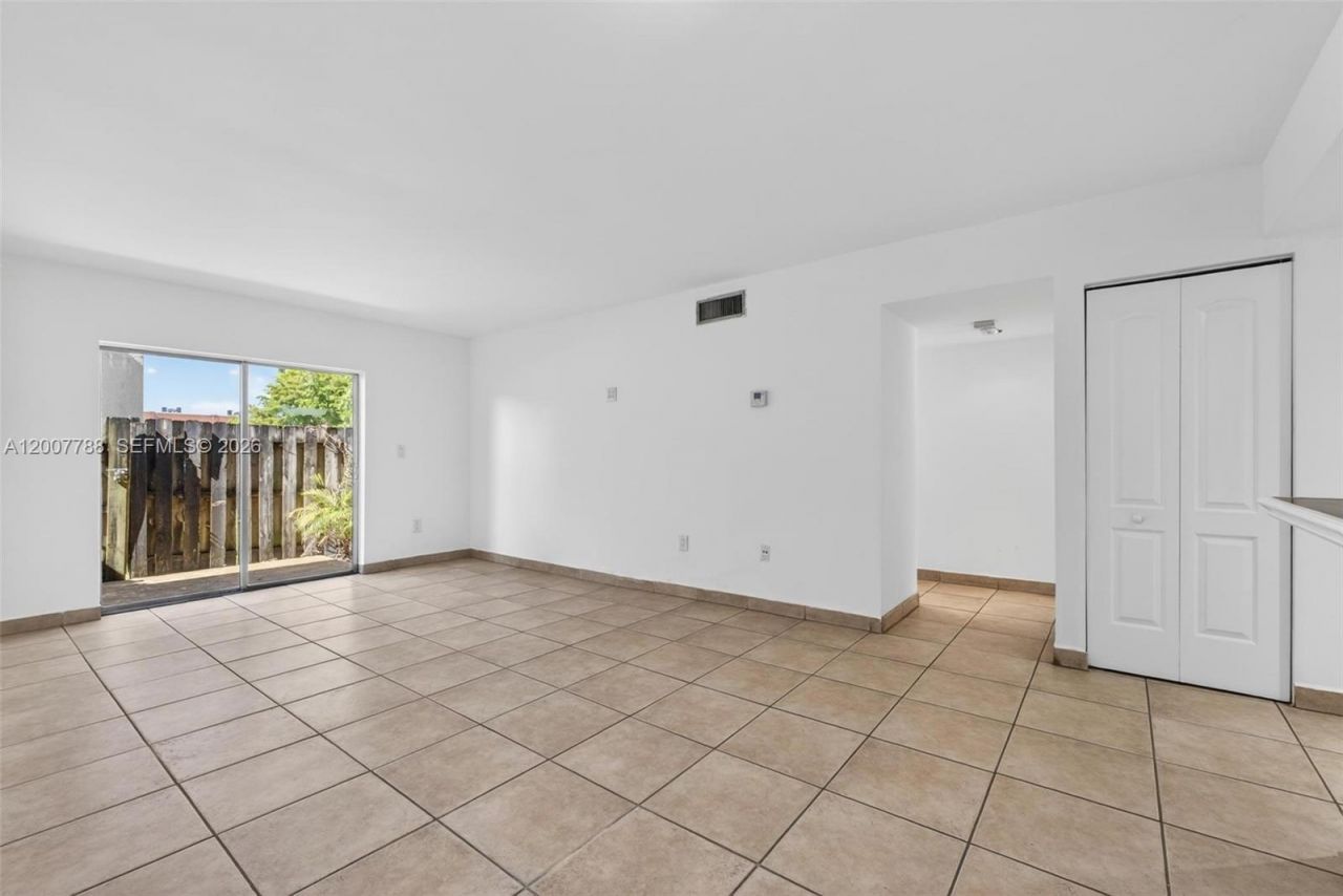 240 NW 107th Ave, Unit 104, Miami, FL 33172 Photo