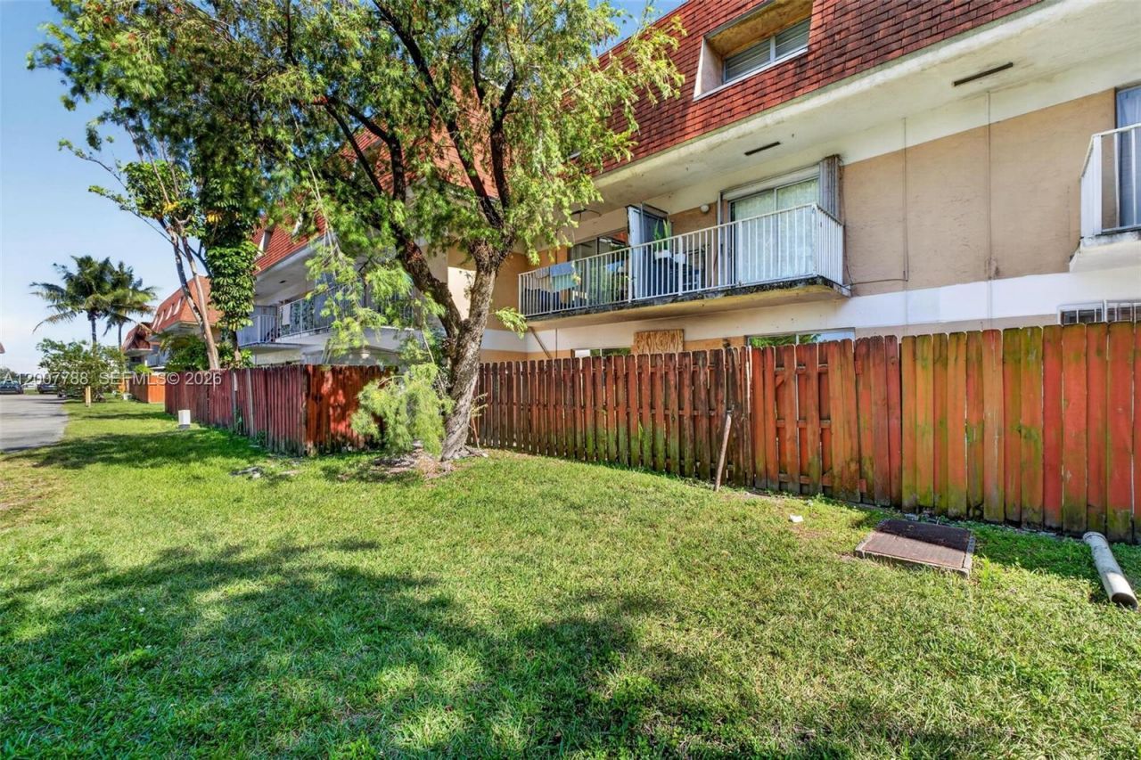 240 NW 107th Ave, Unit 104, Miami, FL 33172 Photo