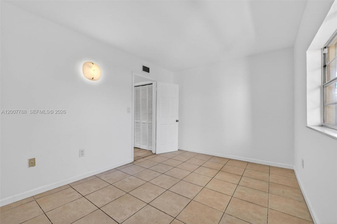 240 NW 107th Ave, Unit 104, Miami, FL 33172 Photo