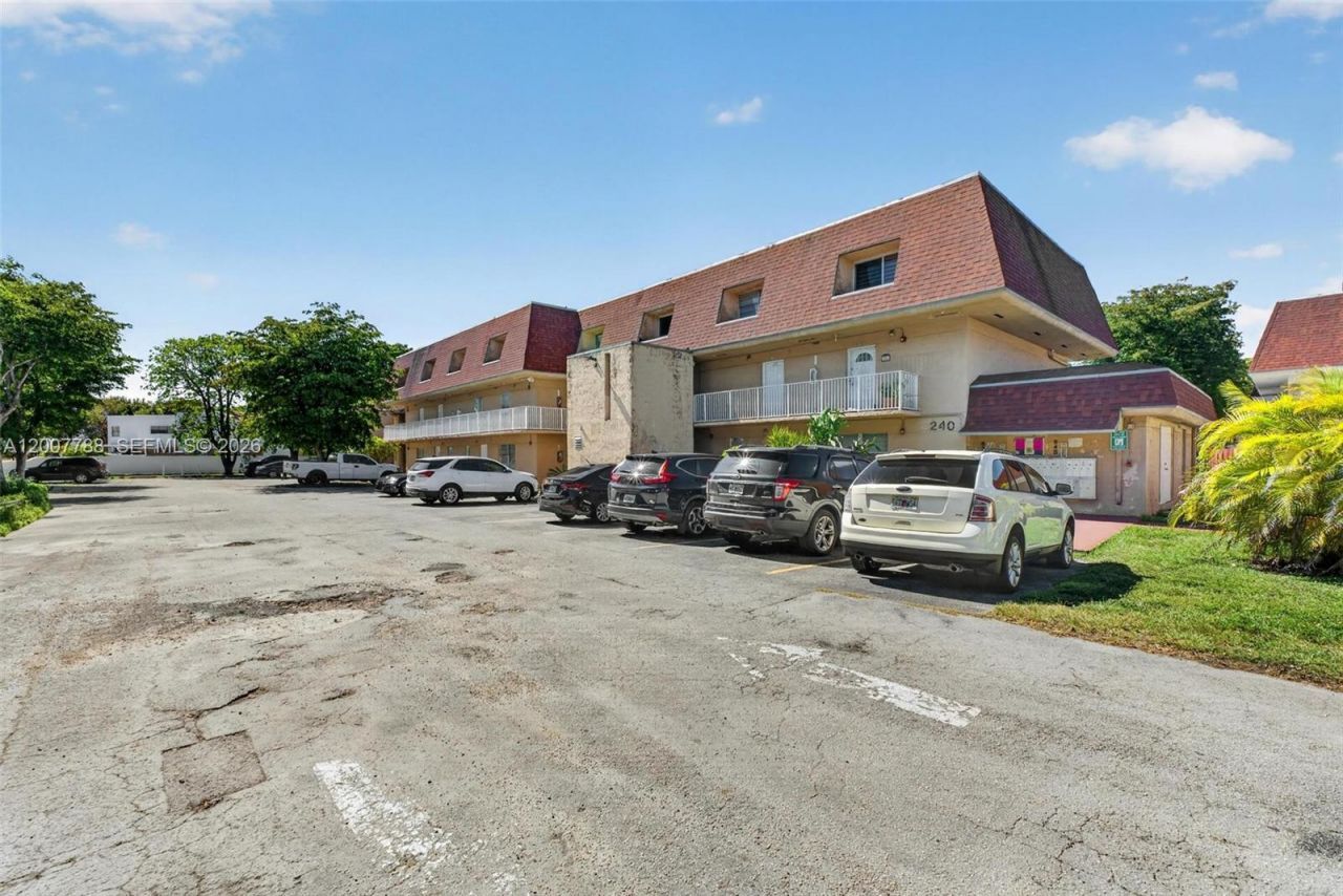 240 NW 107th Ave, Unit 104, Miami, FL 33172 Photo