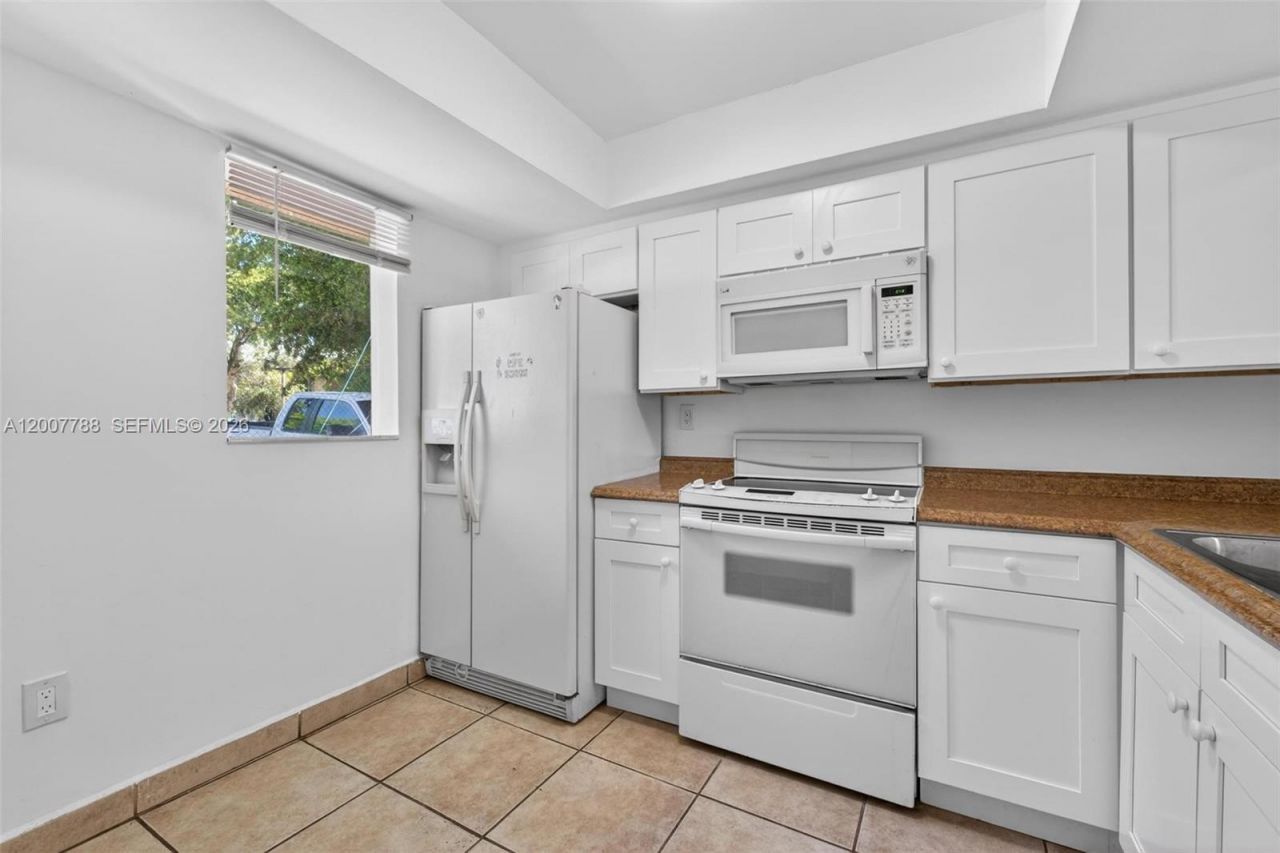 240 NW 107th Ave, Unit 104, Miami, FL 33172 Photo