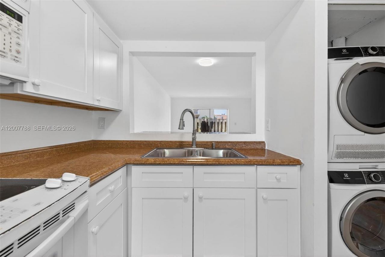 240 NW 107th Ave, Unit 104, Miami, FL 33172 Photo